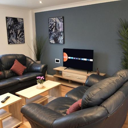 Chipad Duo - Comfy House With Parking And Garden Villa ชิชิสเตอร์ ภายนอก รูปภาพ